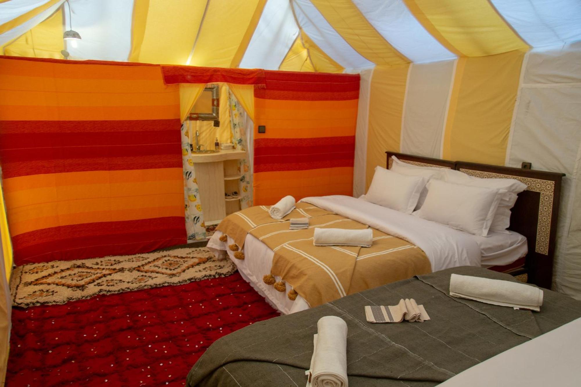 Erg Chebbi Khamlia Desert Camp เมอร์ซูกา ภายนอก รูปภาพ